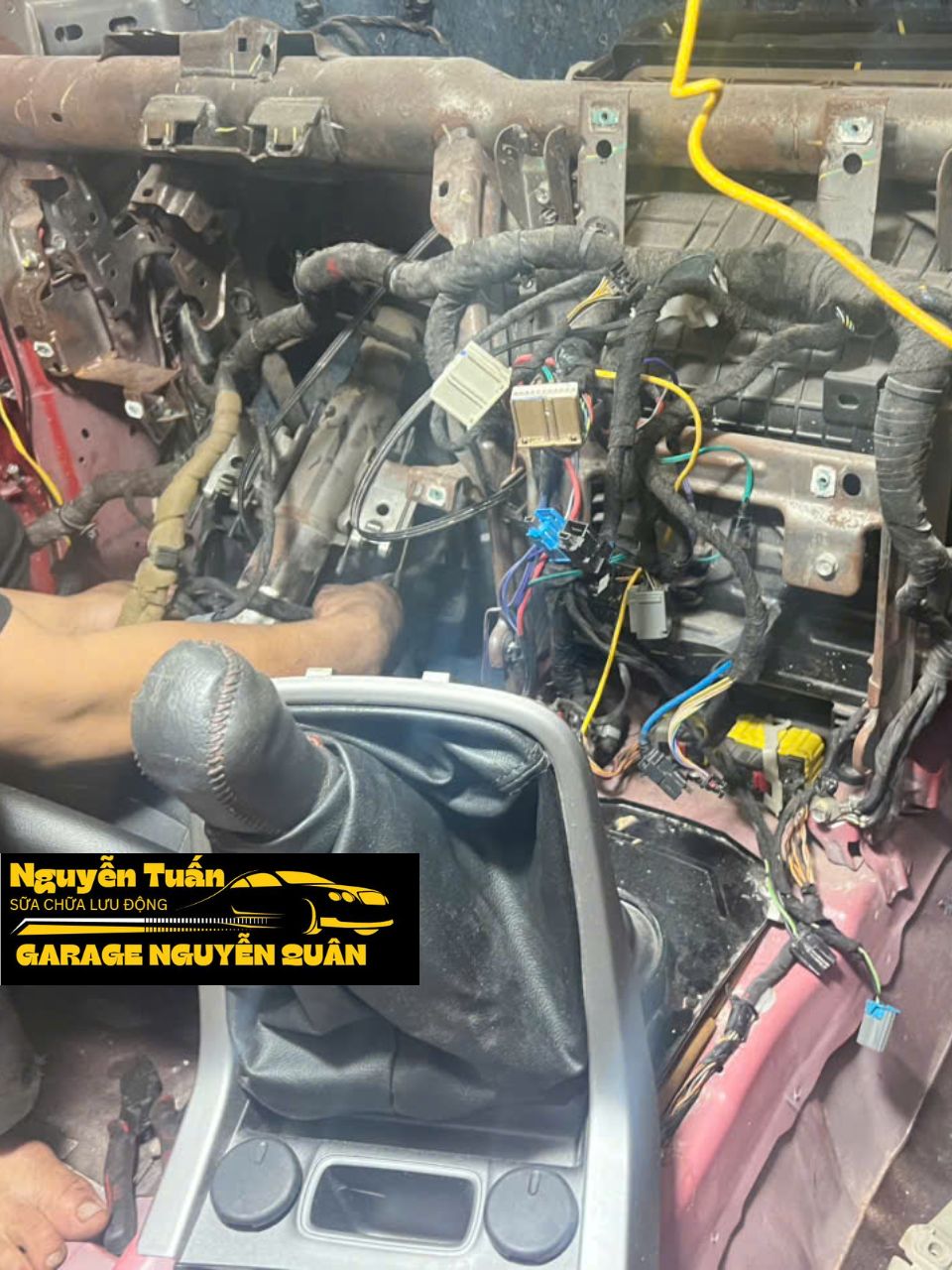 Kiểm tra điện hộp và lập trình ECU tại Garage Nguyễn Tuấn